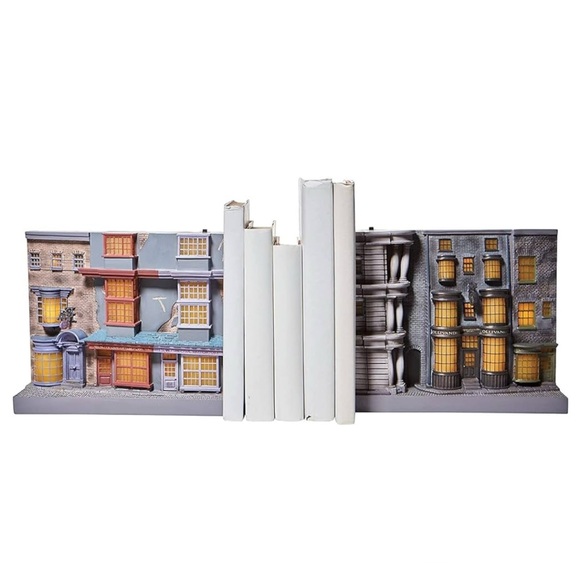 Enesco Wizarding World HARRY POTTER DIAGON ALLEY LIGHT UP BOOKENDS 6008334 NEW - Picture 2 of 11